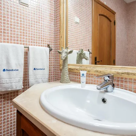 Wonderful Flats With Pool By Host Wise Apartment *