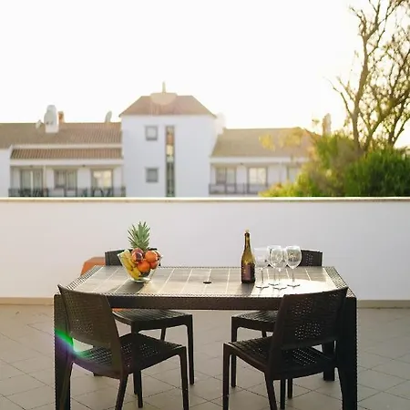 Wonderful Flats With Pool By Host Wise Apartamento